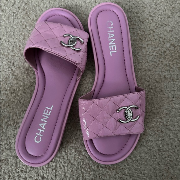 Chanel pink logo sandals like new - Picture 3 of 3